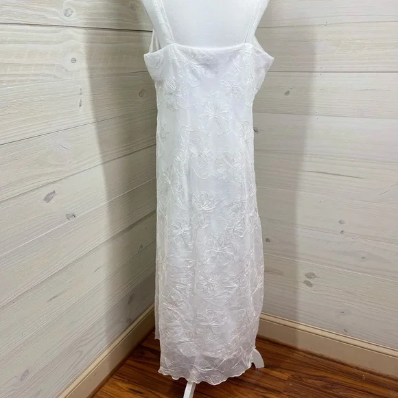 R & M Richards White Embroidered Floral Maxi Dress 16 FREE SHIP - Picture 3 of 4